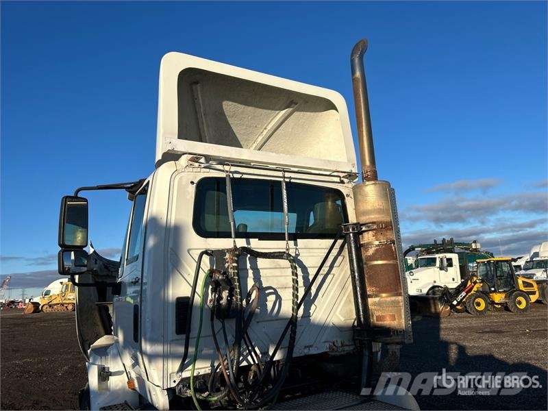 International TranStar 8600 Truck Tractor Units