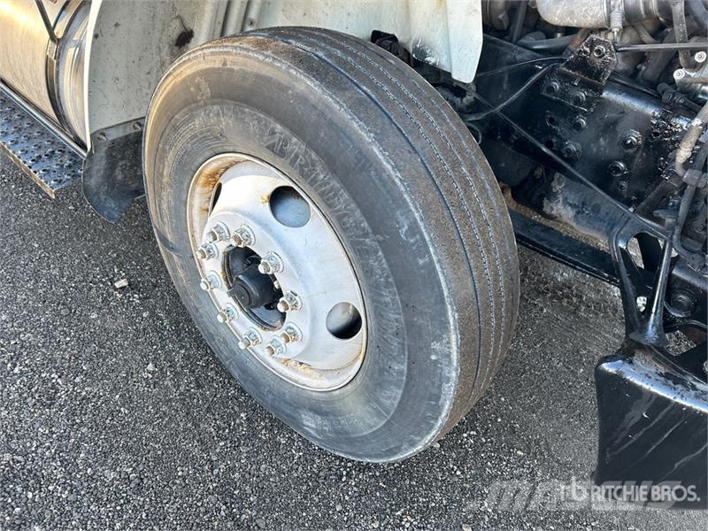 International TranStar 8600 Truck Tractor Units