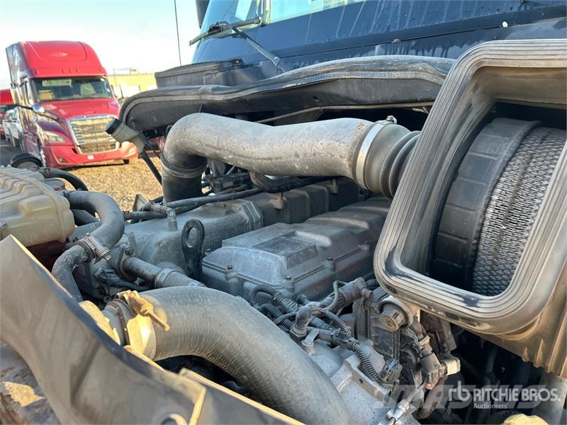 International TranStar 8600 Truck Tractor Units
