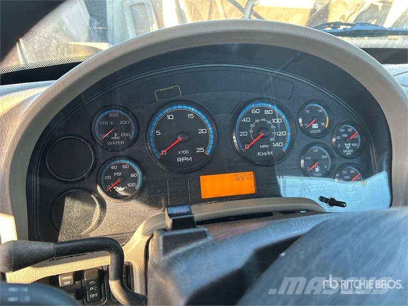 International TranStar 8600 Truck Tractor Units