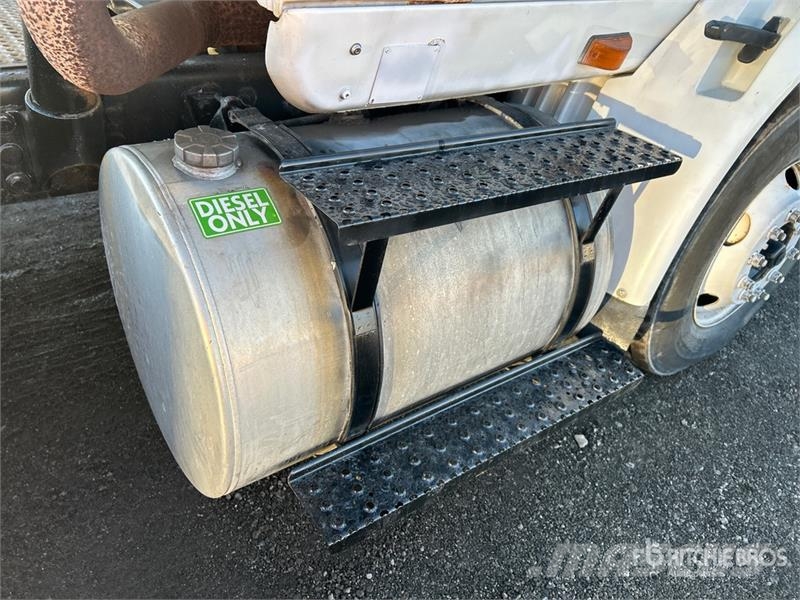 International TranStar 8600 Truck Tractor Units