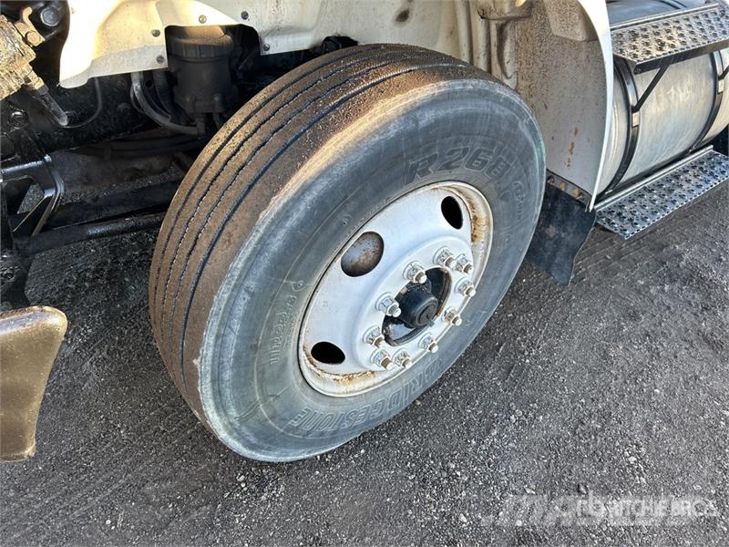 International TranStar 8600 Truck Tractor Units