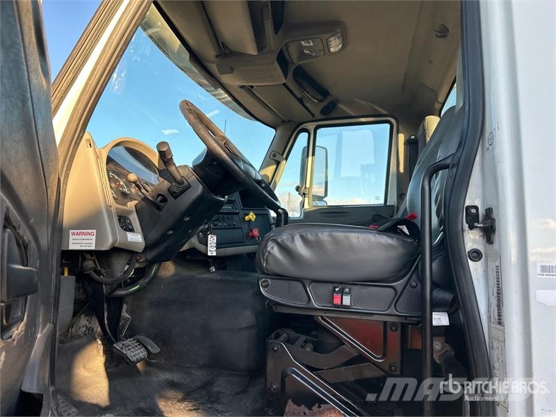 International TranStar 8600 Truck Tractor Units
