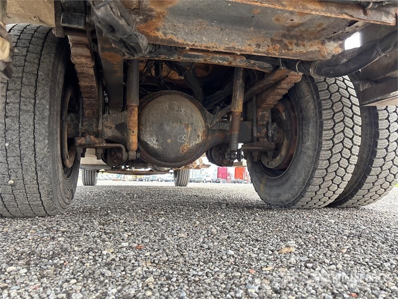 International Versalift on International 4300 4x2 Bucket Truck Bilmontert lift
