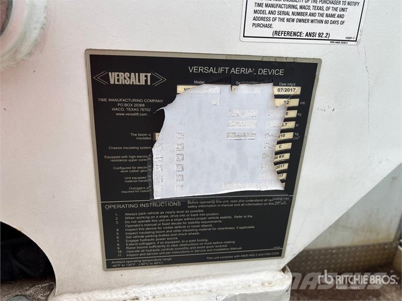 International Versalift on International 4300 4x2 Bucket Truck Bilmontert lift