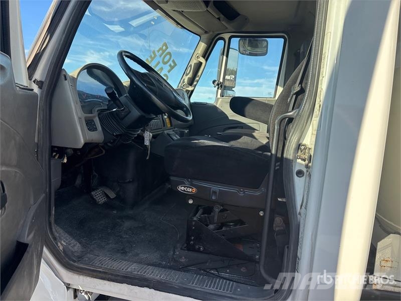 International Workstar 7400 6x4 Water Truck صهاريج مياه