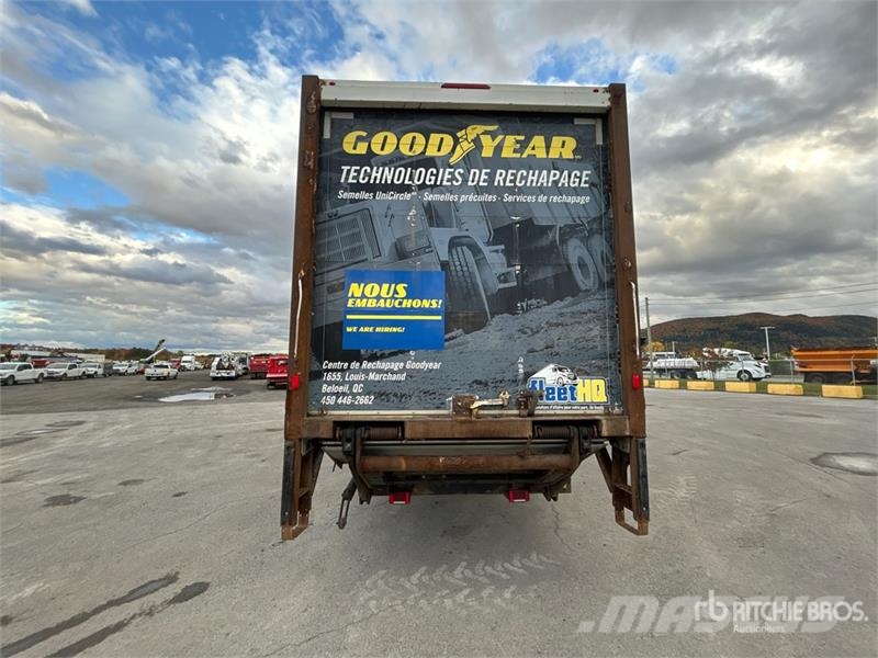 International WorkStar 7400 Bakwagens met gesloten opbouw
