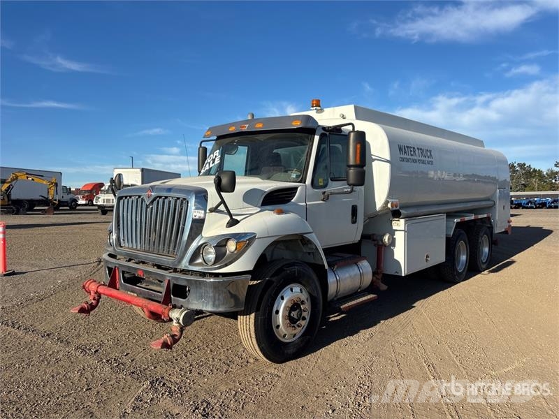 International Workstar 7400 6x4 Water Truck صهاريج مياه