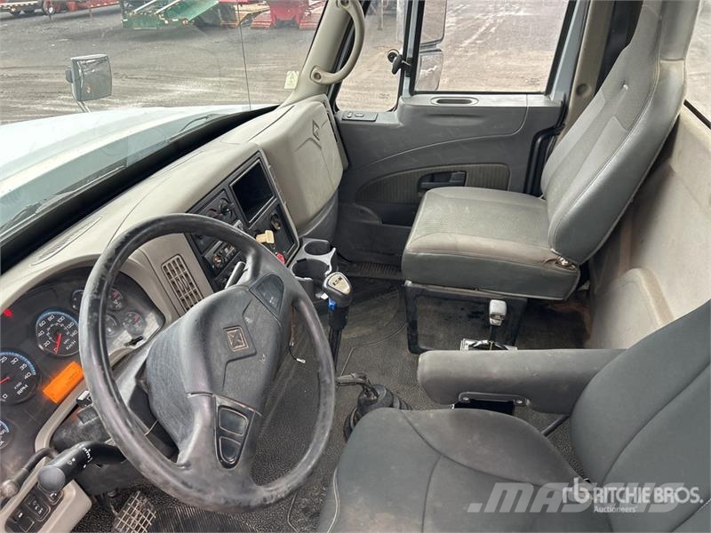 International Workstar 7400 Tipper trucks