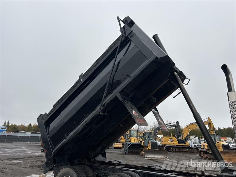 International Workstar 7400 Tipper trucks