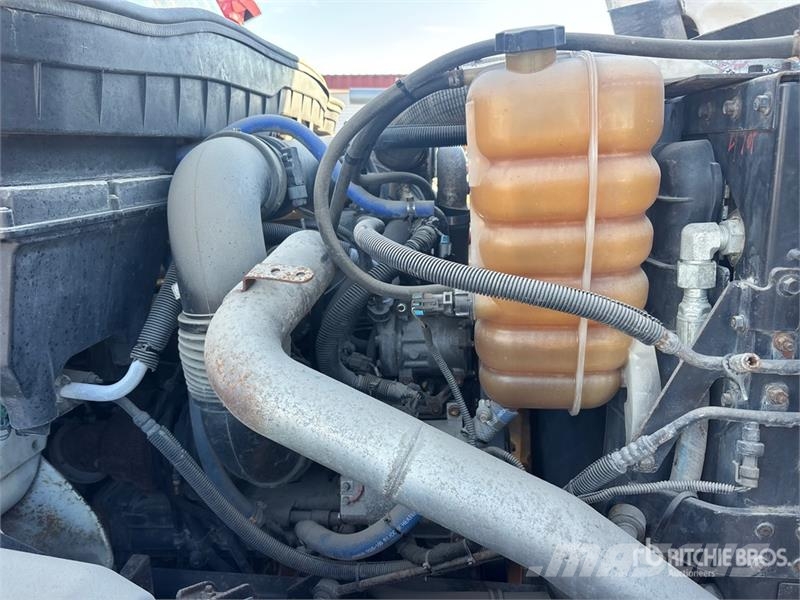 International Workstar 7400 6x4 Water Truck صهاريج مياه