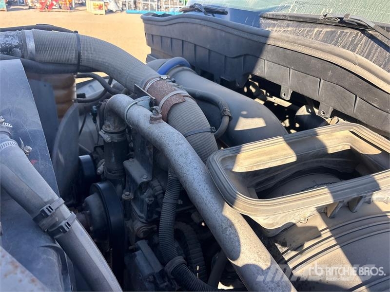 International Workstar 7400 6x4 Water Truck صهاريج مياه