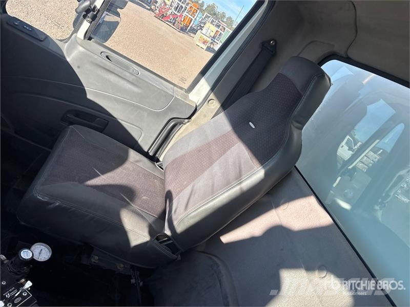 International Workstar 7400 6x4 Water Truck صهاريج مياه