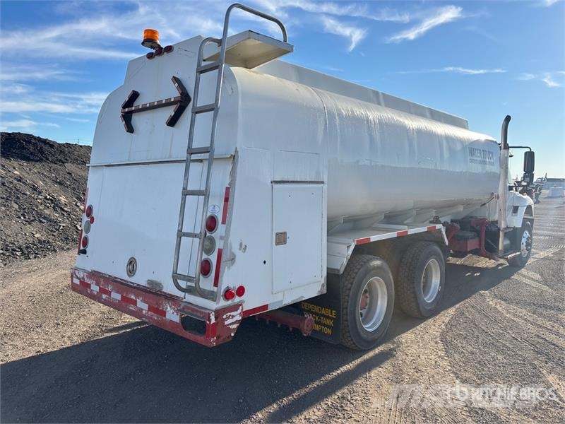 International Workstar 7400 6x4 Water Truck صهاريج مياه