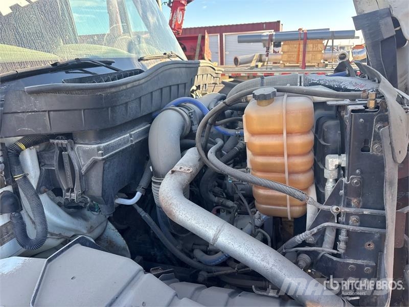 International Workstar 7400 6x4 Water Truck صهاريج مياه