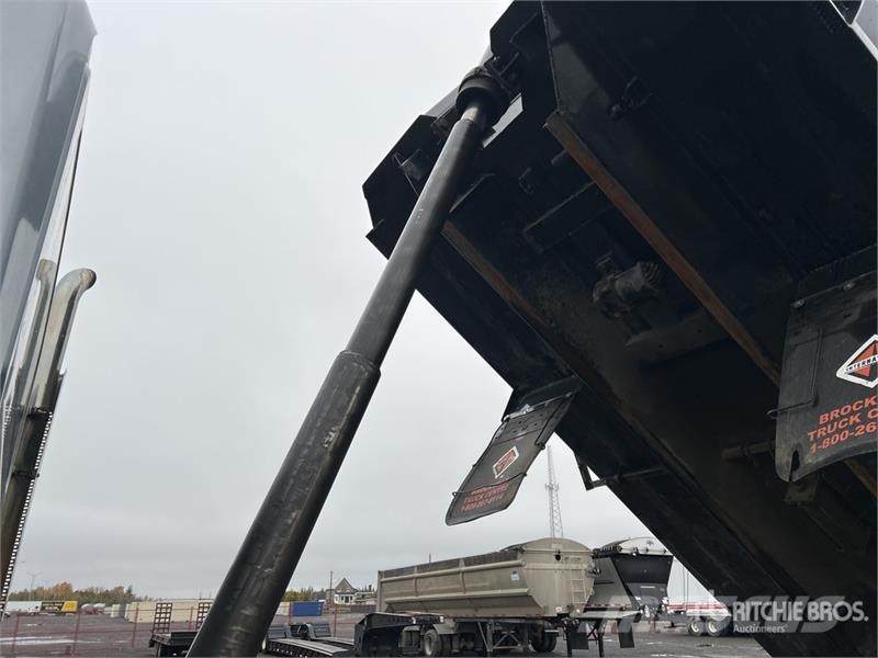International Workstar 7400 Tipper trucks