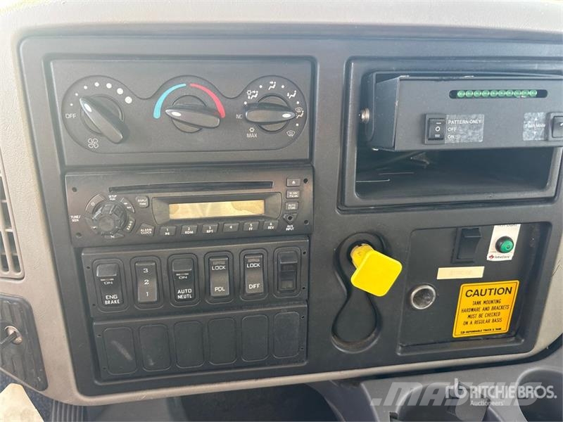 International Workstar 7400 6x4 Water Truck صهاريج مياه