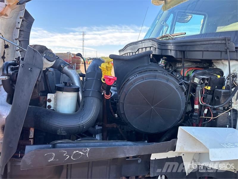 International WorkStar 7600 6x4 Van Truck Box body trucks