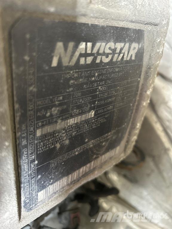 International WorkStar 7500 Samochody ciężarowe ze skrzynią zamkniętą