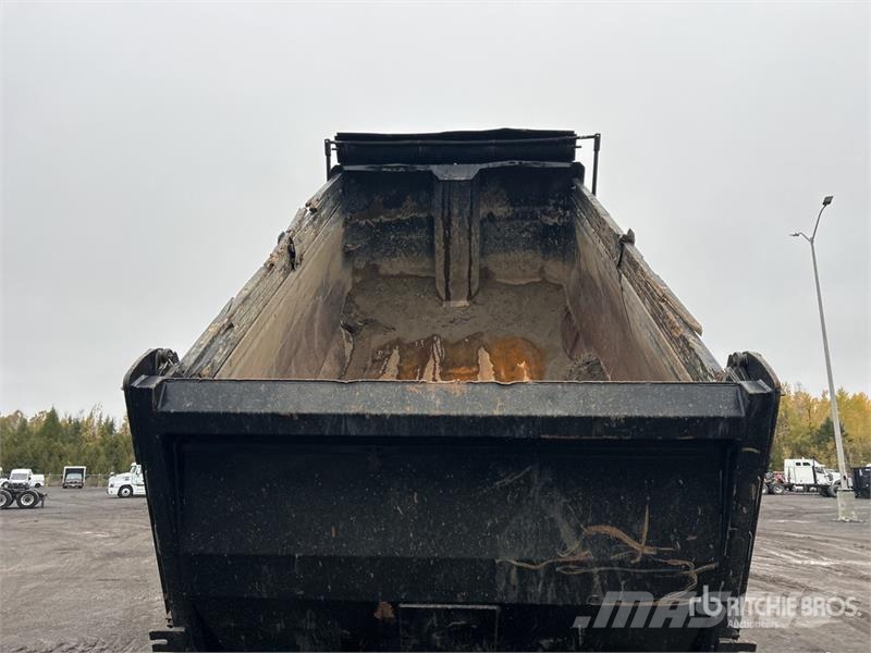 International Workstar 7400 Tipper trucks