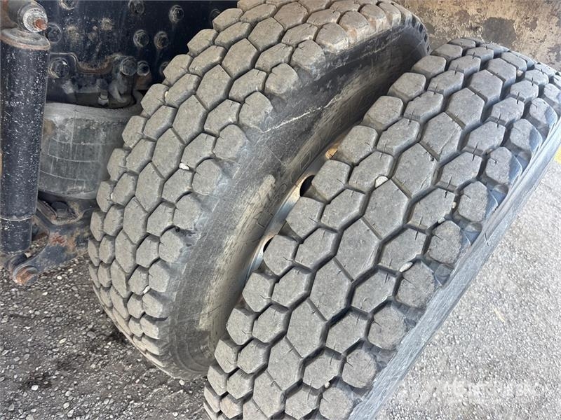 International Workstar 7400 6x4 Water Truck صهاريج مياه