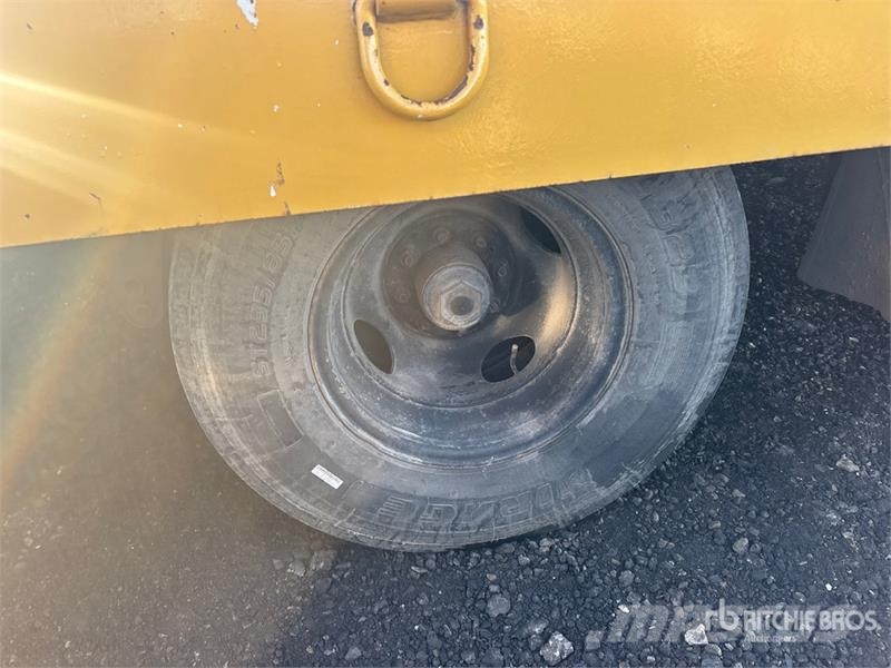 Interstate 28 ft T/A Equipment Trailer 清障车