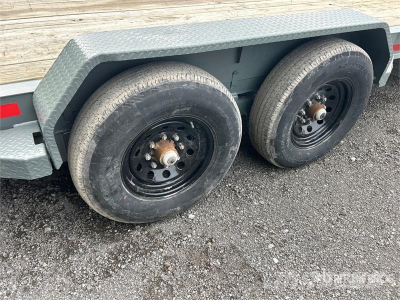 Ironbull 18 ft T/A Equipment Trailer Autonkuljetusperävaunut