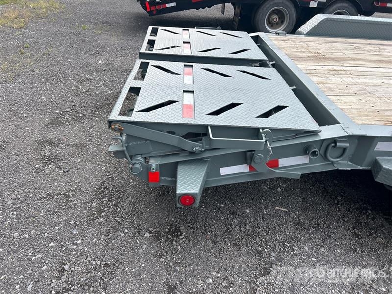 Ironbull 18 ft T/A Equipment Trailer Autonkuljetusperävaunut