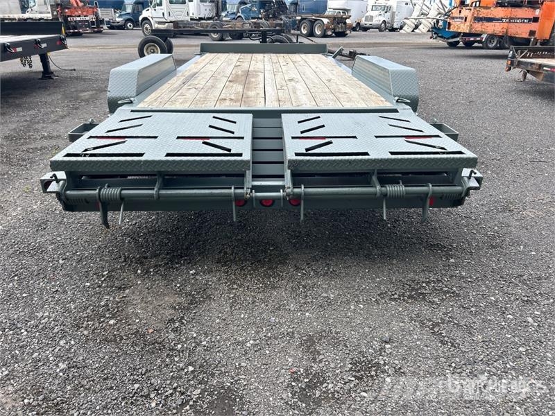 Ironbull 18 ft T/A Equipment Trailer Autonkuljetusperävaunut