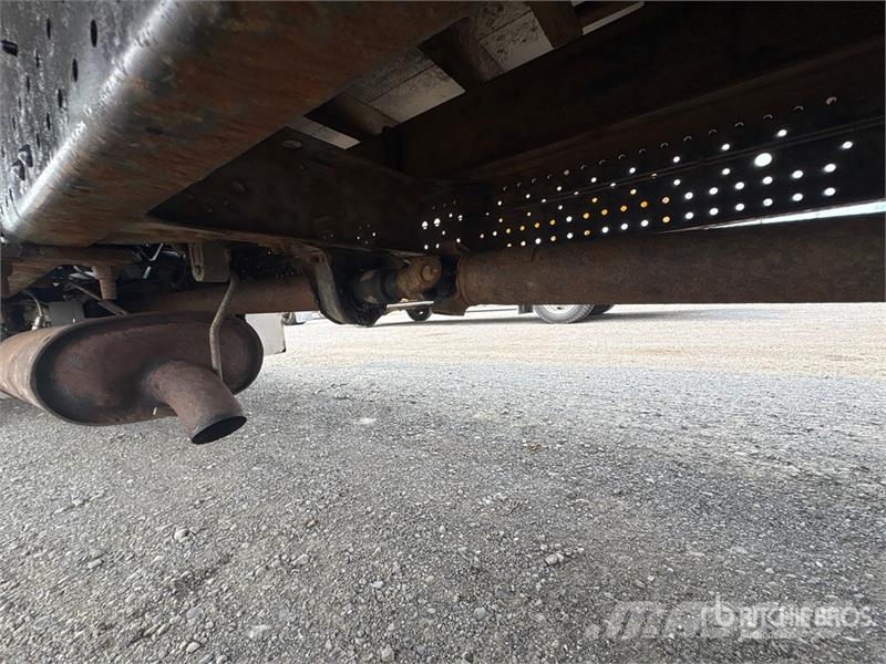 Isuzu NPR Camiões de caixa fechada