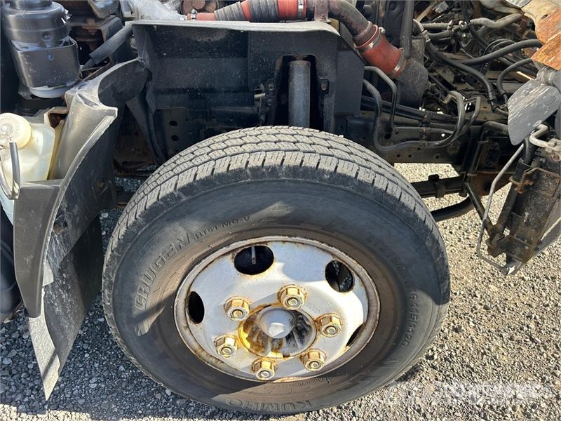 Isuzu NPR Vilkikai šaldytuvai