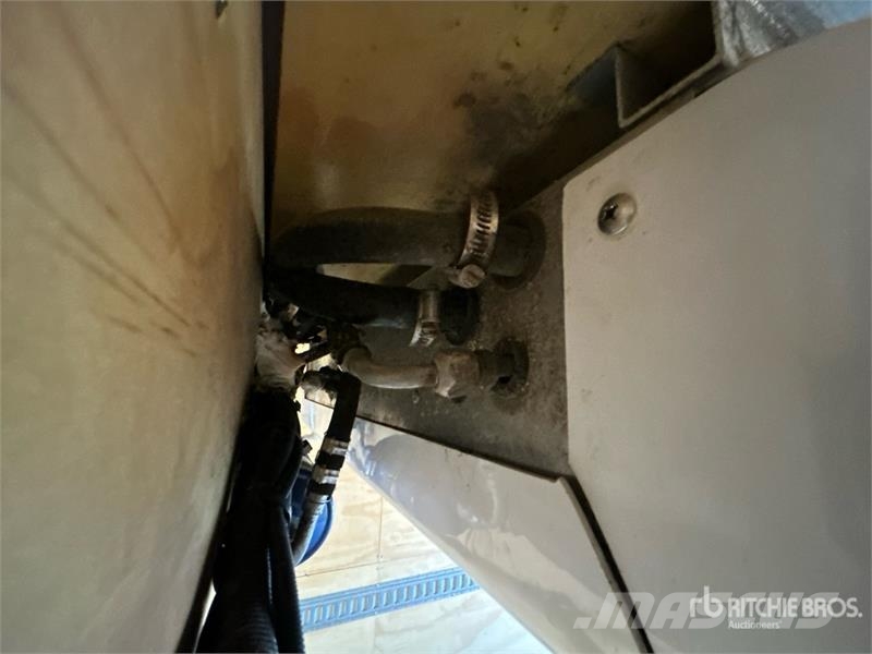 Isuzu NPR Vilkikai šaldytuvai