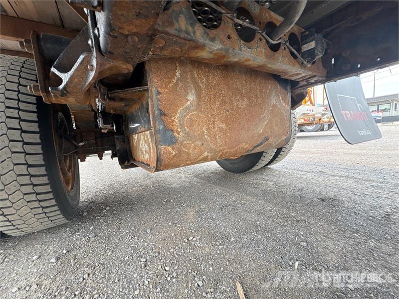Isuzu NPR Camiões de caixa fechada