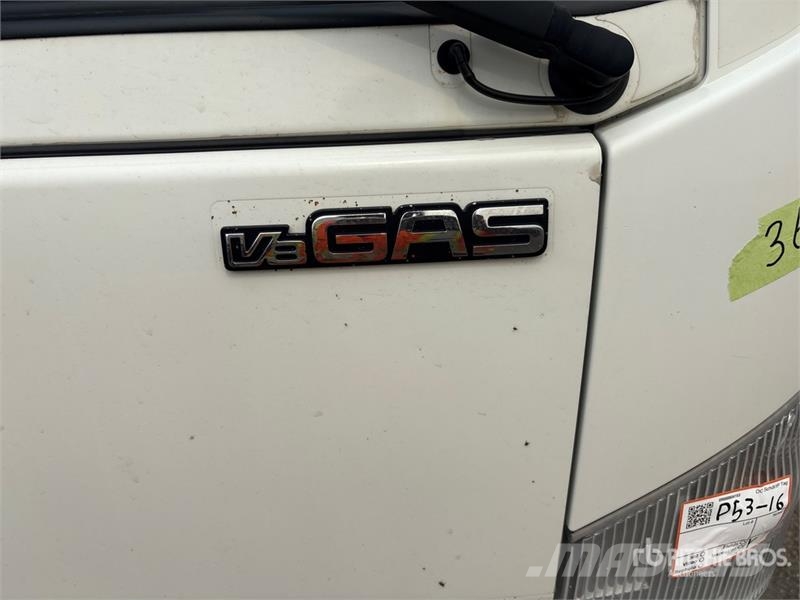Isuzu NPR Camiões de caixa fechada