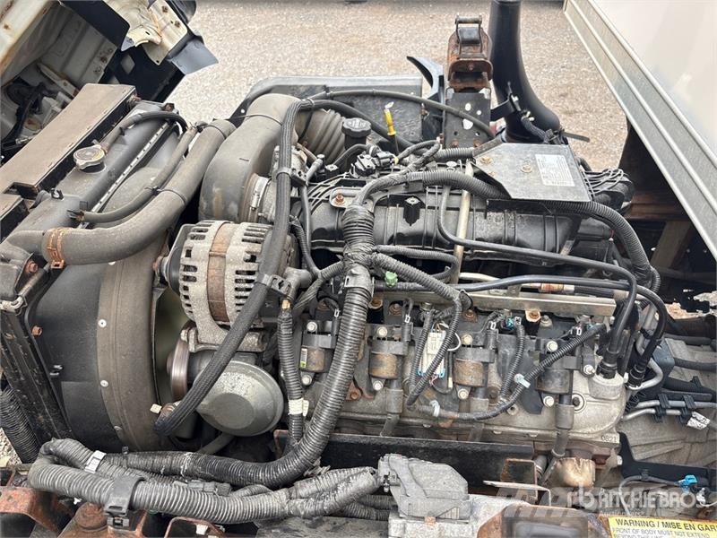 Isuzu NPR Camiões de caixa fechada