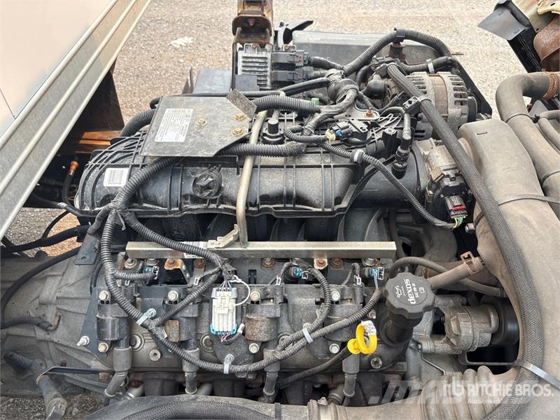 Isuzu NPR Camiões de caixa fechada
