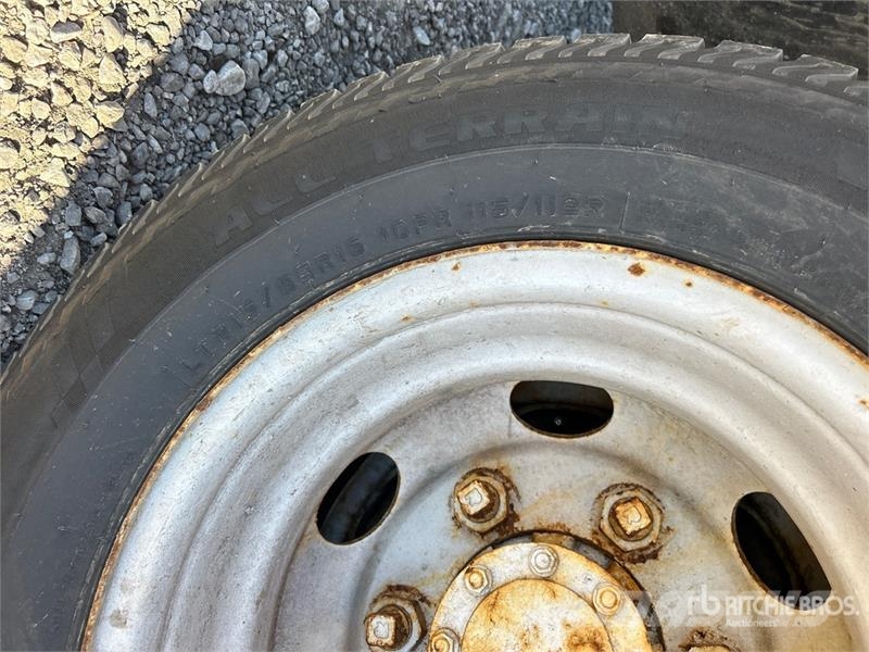 Isuzu NPR Vilkikai šaldytuvai
