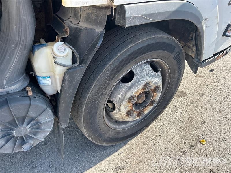 Isuzu NPR Sunkvežimiai su dengtu kėbulu