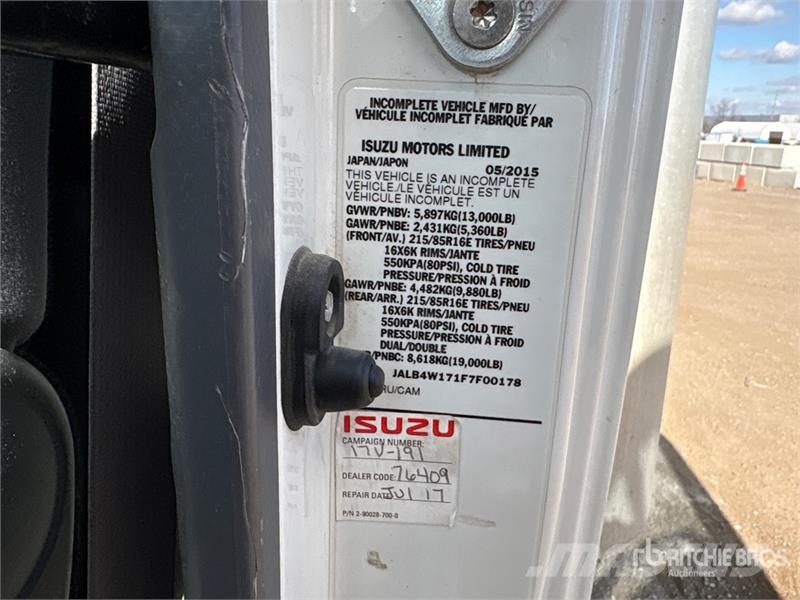 Isuzu NPR Samochody ciężarowe ze skrzynią zamkniętą