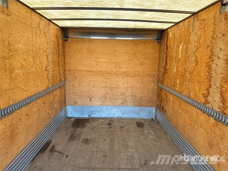 Isuzu NPR Sanduk kamioni