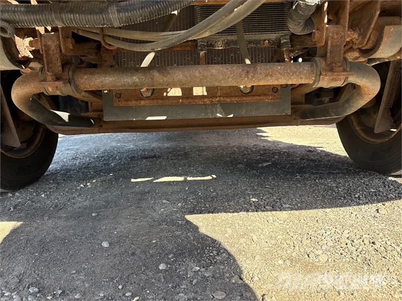 Isuzu NPR Sanduk kamioni