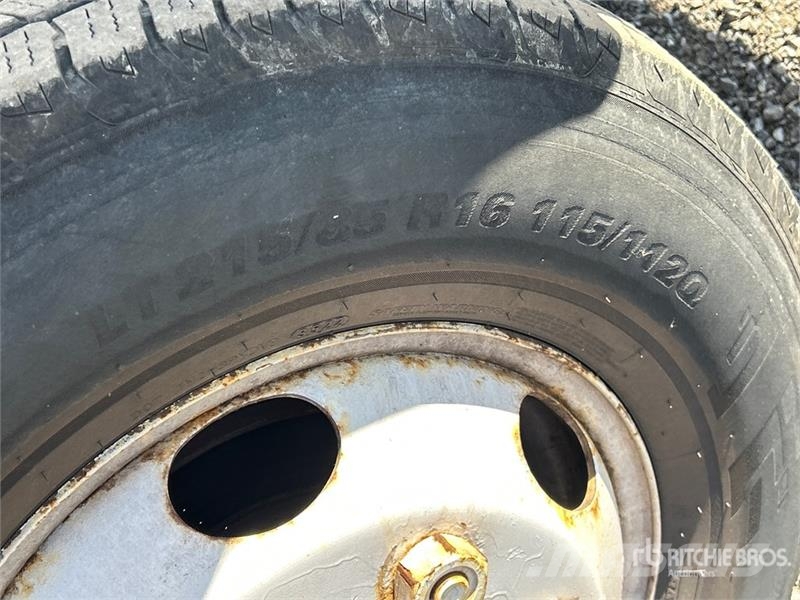 Isuzu NPR Vilkikai šaldytuvai