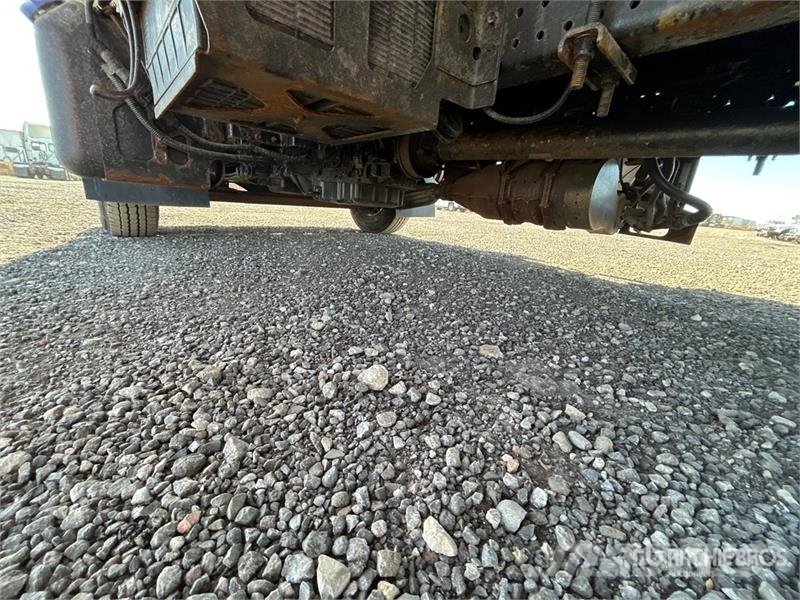 Isuzu NPR Vilkikai šaldytuvai