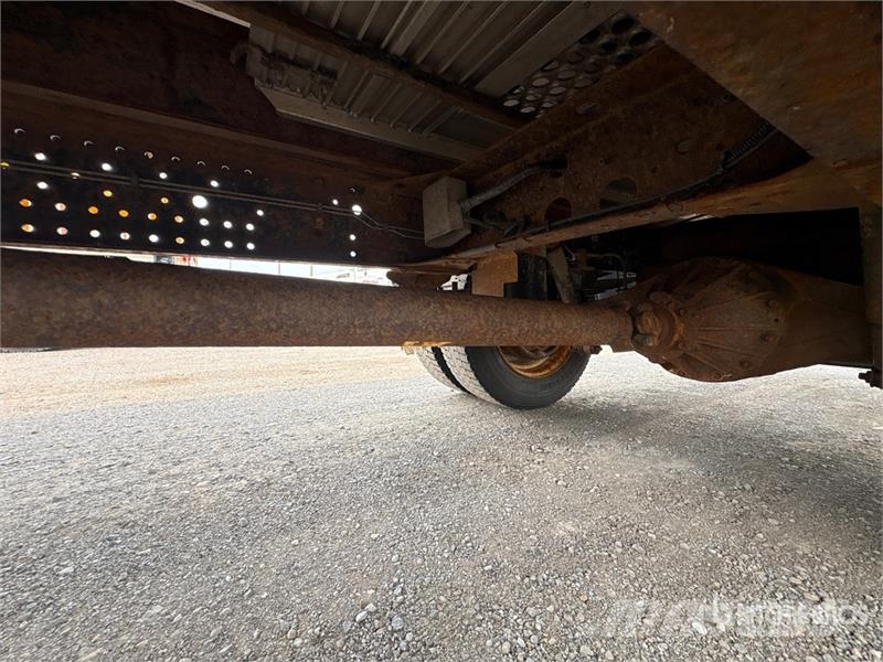 Isuzu NPR Camiões de caixa fechada