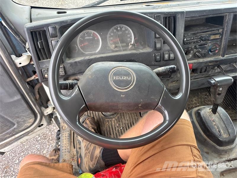 Isuzu NPR Cabinas