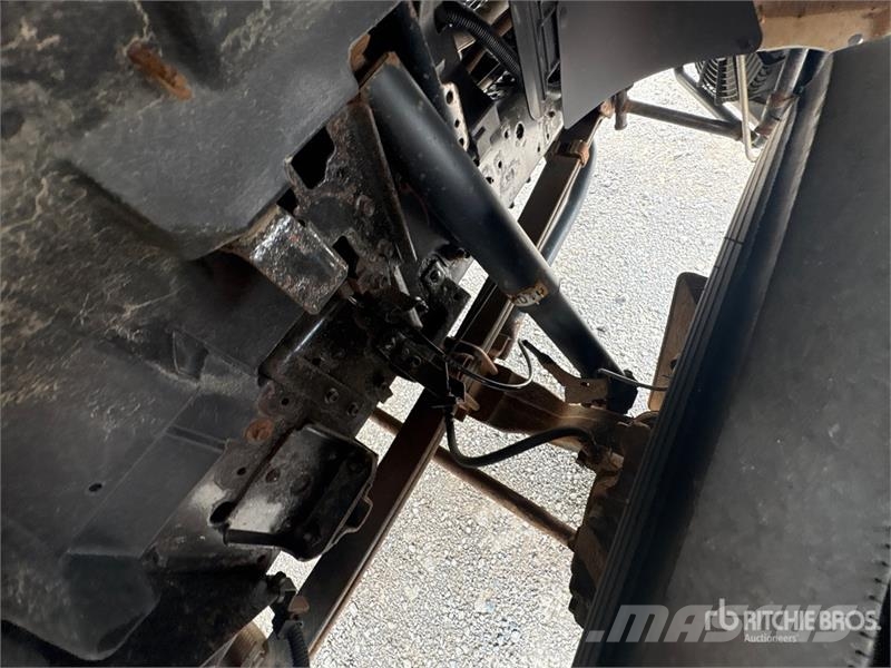 Isuzu NPR Camiões de caixa fechada