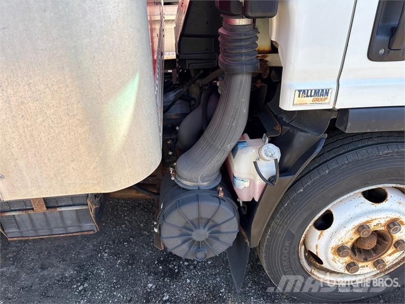 Isuzu NPR Sanduk kamioni