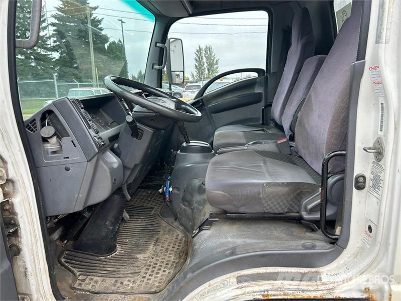 Isuzu NPR 4x2 Chipper Truck Kamioni za piljevinu