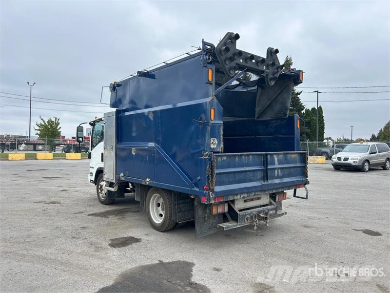 Isuzu NPR 4x2 Chipper Truck Kamioni za piljevinu
