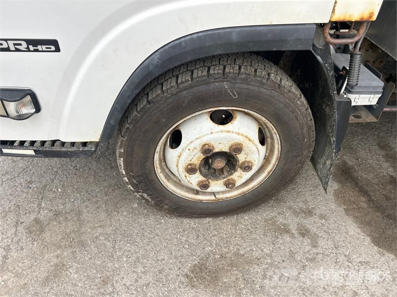 Isuzu NPR 4x2 Chipper Truck Kamioni za piljevinu